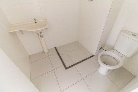 Banheiro de kitnet/studio para alugar com 1 quarto, 25m² em Jardim Helena, São Paulo