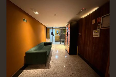 Apartamento à venda com 41m², 2 quartos e 1 vaga Apartamento à venda com 41m², 2 quartos e 1 vagaHall Social