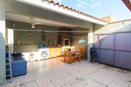 Casa para alugar com 200m², 2 quartos e 2 vagas Casa para alugar com 200m², 2 quartos e 2 vagasÁrea externa