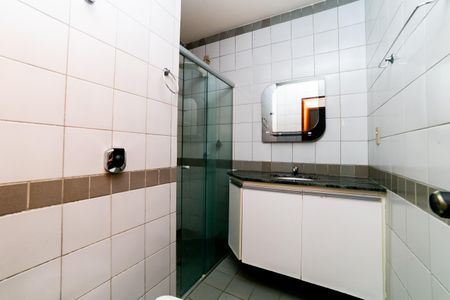Apartamento para alugar com 78m², 2 quartos e 1 vaga Apartamento para alugar com 78m², 2 quartos e 1 vagaBanheiro da Suíte