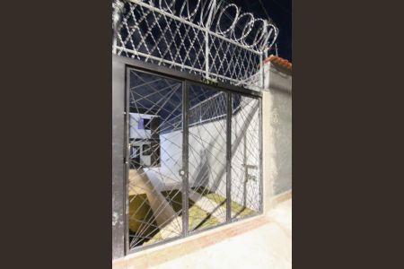 Casa à venda com 132m², 2 quartos e 3 vagas Casa à venda com 132m², 2 quartos e 3 vagasFachada