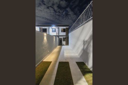 Casa à venda com 132m², 2 quartos e 3 vagas Casa à venda com 132m², 2 quartos e 3 vagasFachada