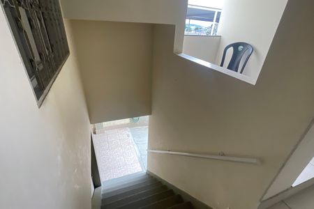 Apartamento para alugar com 40m², 1 quarto e sem vaga Apartamento para alugar com 40m², 1 quarto e sem vagaEscadas