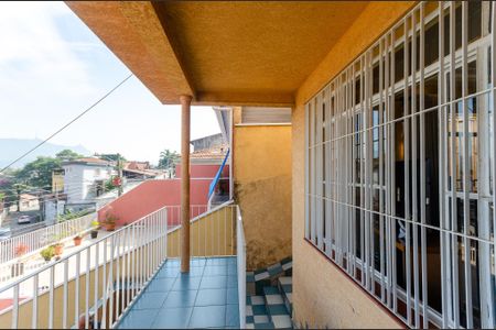 Casa à venda com 160m², 3 quartos e 2 vagasEntrada - Sacada