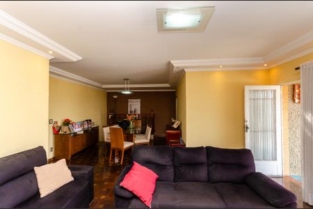 Casa à venda com 160m², 3 quartos e 2 vagasSala