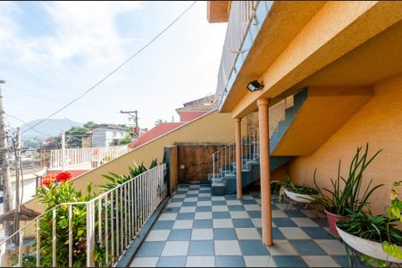Casa à venda com 160m², 3 quartos e 2 vagasEntrada - Sacada