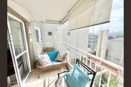 Apartamento à venda com 71m², 2 quartos e 2 vagasVaranda da Sala