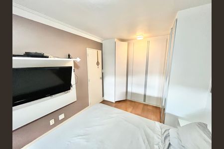 Apartamento à venda com 71m², 2 quartos e 2 vagasQuarto 2 - Suíte