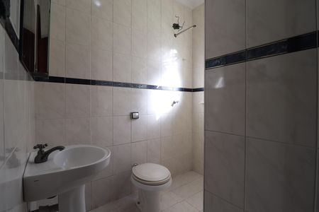 Casa para alugar com 260m², 3 quartos e 6 vagasBanheiro 2