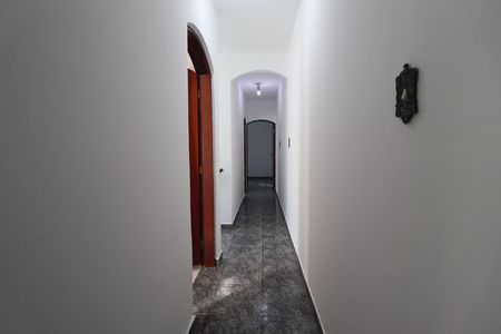 Casa para alugar com 260m², 3 quartos e 6 vagasCorredor dos quartos