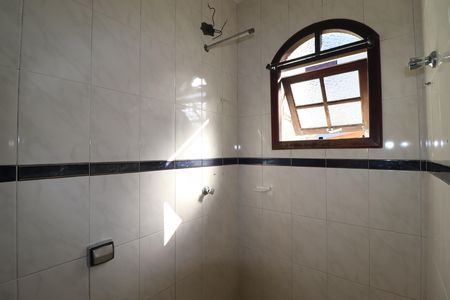 Casa para alugar com 260m², 3 quartos e 6 vagasBanheiro 2