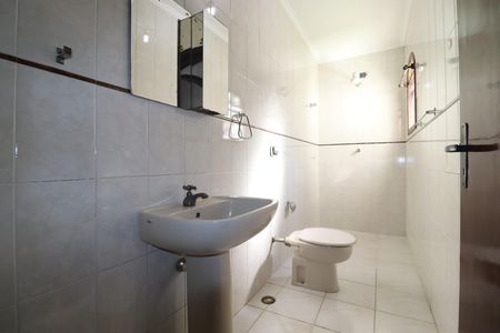 Casa para alugar com 260m², 3 quartos e 6 vagasBanheiro Quarto 1 suíte