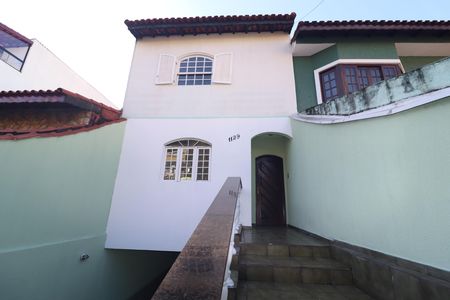 Casa para alugar com 260m², 3 quartos e 6 vagasFachada Casa