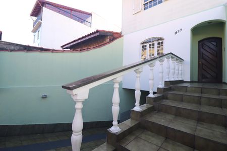 Casa para alugar com 260m², 3 quartos e 6 vagasFachada Casa