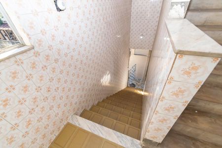Apartamento para alugar com 100m², 2 quartos e sem vaga Apartamento para alugar com 100m², 2 quartos e sem vagaÁrea comum - Escadas de acesso