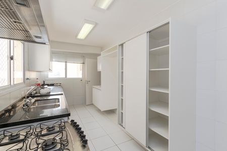 Apartamento para alugar com 178m², 3 quartos e 3 vagas Apartamento para alugar com 178m², 3 quartos e 3 vagasCozinha
