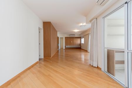 Apartamento para alugar com 178m², 3 quartos e 3 vagas Apartamento para alugar com 178m², 3 quartos e 3 vagasSala