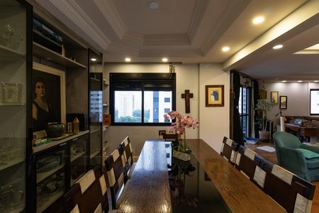 Apartamento à venda com 145m², 3 quartos e 3 vagas Apartamento à venda com 145m², 3 quartos e 3 vagasSala de Jantar