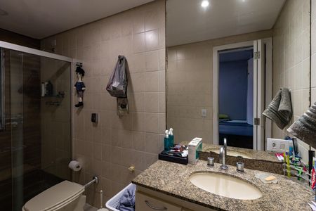 Apartamento à venda com 145m², 3 quartos e 3 vagas Apartamento à venda com 145m², 3 quartos e 3 vagasBanheiro da Suíte 1