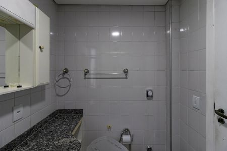 Apartamento à venda com 145m², 3 quartos e 3 vagas Apartamento à venda com 145m², 3 quartos e 3 vagasBanheiro da Suíte 2