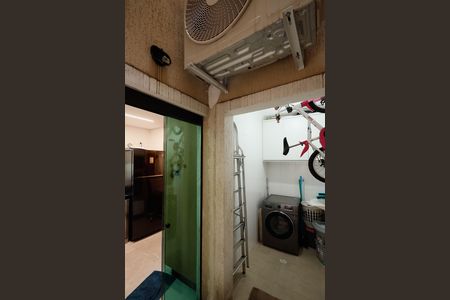 Casa de condomínio à venda com 90m², 2 quartos e 1 vaga Casa de condomínio à venda com 90m², 2 quartos e 1 vagaÁrea de Serviço