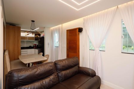 Casa de condomínio à venda com 90m², 2 quartos e 1 vaga Casa de condomínio à venda com 90m², 2 quartos e 1 vagaSala