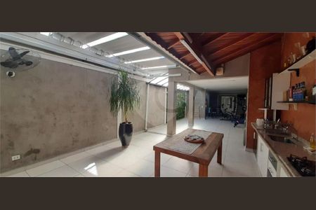 Casa à venda com 3 quartos, 210m² em Vila Santa Terezinha (Zona Norte), São Paulo