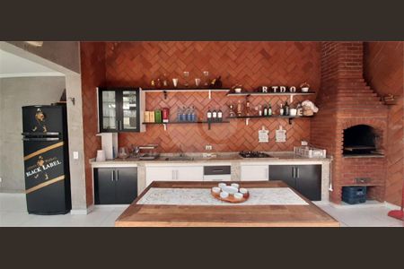 Casa à venda com 3 quartos, 210m² em Vila Santa Terezinha (Zona Norte), São Paulo
