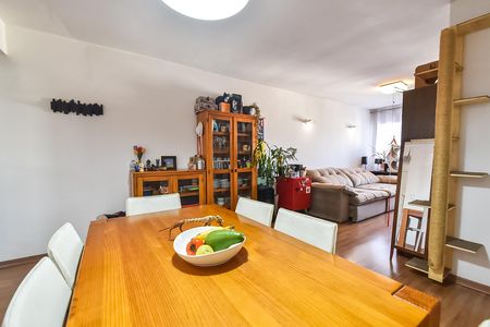 Apartamento à venda com 88m², 2 quartos e 1 vaga Apartamento à venda com 88m², 2 quartos e 1 vagaSala