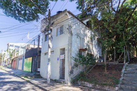 Casa para alugar com 60m², 2 quartos e sem vaga Casa para alugar com 60m², 2 quartos e sem vagaFachada