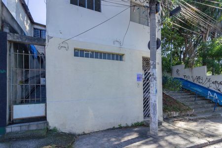 Casa para alugar com 60m², 2 quartos e sem vaga Casa para alugar com 60m², 2 quartos e sem vagaFachada