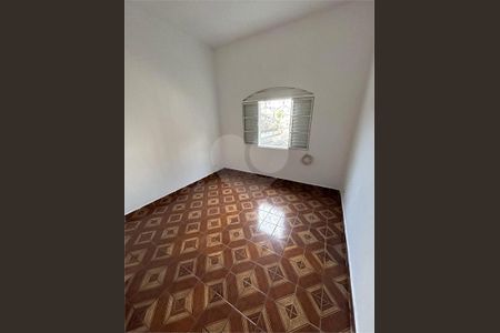 Casa à venda com 4 quartos, 184m² em Vila Zat, São Paulo