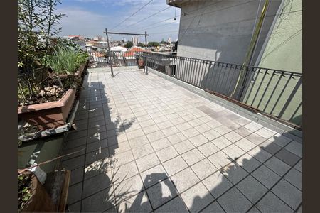 Casa à venda com 4 quartos, 184m² em Vila Zat, São Paulo