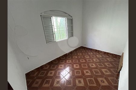 Casa à venda com 4 quartos, 184m² em Vila Zat, São Paulo