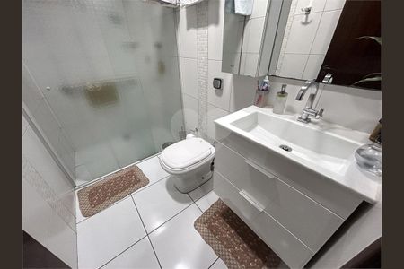 Casa à venda com 4 quartos, 184m² em Vila Zat, São Paulo
