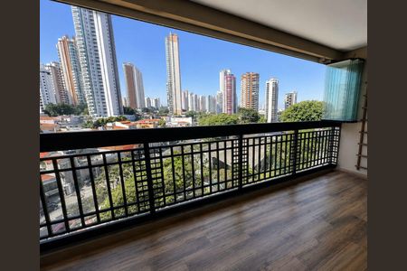 Apartamento à venda com 132m², 4 quartos e 3 vagas Apartamento à venda com 132m², 4 quartos e 3 vagasVaranda