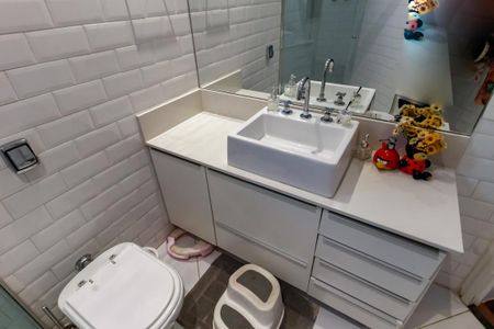 Apartamento para alugar com 239m², 3 quartos e 3 vagas Apartamento para alugar com 239m², 3 quartos e 3 vagasBanheiro da Suíte 2
