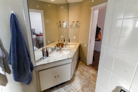 Apartamento para alugar com 239m², 3 quartos e 3 vagas Apartamento para alugar com 239m², 3 quartos e 3 vagasBanheiro da Suíte 3