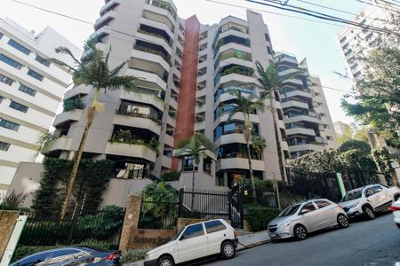 Apartamento para alugar com 239m², 3 quartos e 3 vagas Apartamento para alugar com 239m², 3 quartos e 3 vagasFachada do Prédio