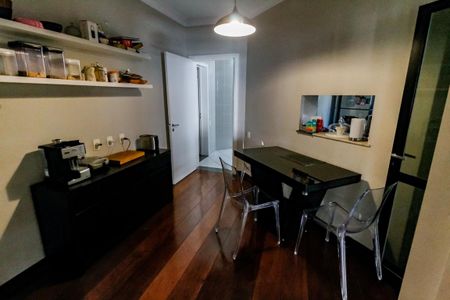 Apartamento para alugar com 239m², 3 quartos e 3 vagas Apartamento para alugar com 239m², 3 quartos e 3 vagasCopa