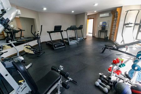 Apartamento para alugar com 239m², 3 quartos e 3 vagas Apartamento para alugar com 239m², 3 quartos e 3 vagasÁrea comum - Academia
