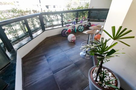 Apartamento para alugar com 239m², 3 quartos e 3 vagas Apartamento para alugar com 239m², 3 quartos e 3 vagasVaranda gourmet