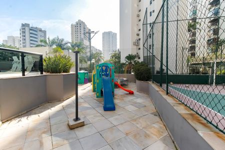 Apartamento para alugar com 239m², 3 quartos e 3 vagas Apartamento para alugar com 239m², 3 quartos e 3 vagasÁrea comum - Playground