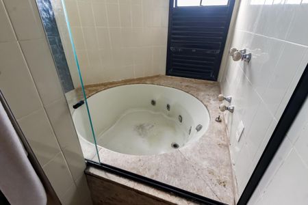 Apartamento para alugar com 239m², 3 quartos e 3 vagas Apartamento para alugar com 239m², 3 quartos e 3 vagasBanheiro da Suíte 3 - Banheira