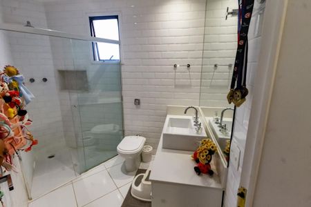 Apartamento para alugar com 239m², 3 quartos e 3 vagas Apartamento para alugar com 239m², 3 quartos e 3 vagasBanheiro da Suíte 2