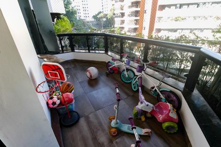 Apartamento para alugar com 239m², 3 quartos e 3 vagas Apartamento para alugar com 239m², 3 quartos e 3 vagasVaranda gourmet