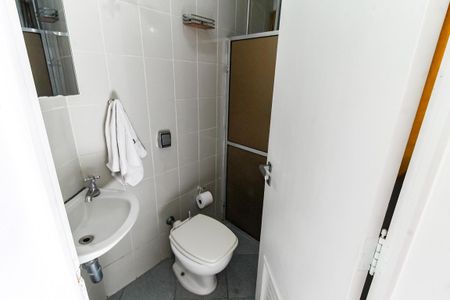 Apartamento para alugar com 239m², 3 quartos e 3 vagas Apartamento para alugar com 239m², 3 quartos e 3 vagasBanheiro de serviço