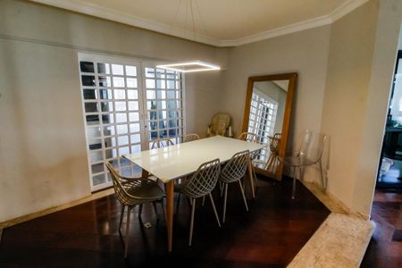 Apartamento para alugar com 239m², 3 quartos e 3 vagas Apartamento para alugar com 239m², 3 quartos e 3 vagasSala 2 - Jantar