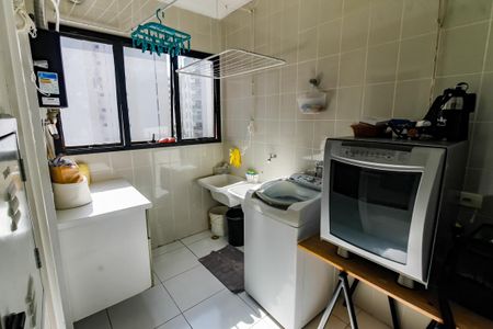 Apartamento para alugar com 239m², 3 quartos e 3 vagas Apartamento para alugar com 239m², 3 quartos e 3 vagasÁrea de Serviço