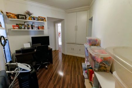 Apartamento para alugar com 239m², 3 quartos e 3 vagas Apartamento para alugar com 239m², 3 quartos e 3 vagasArmários corredor